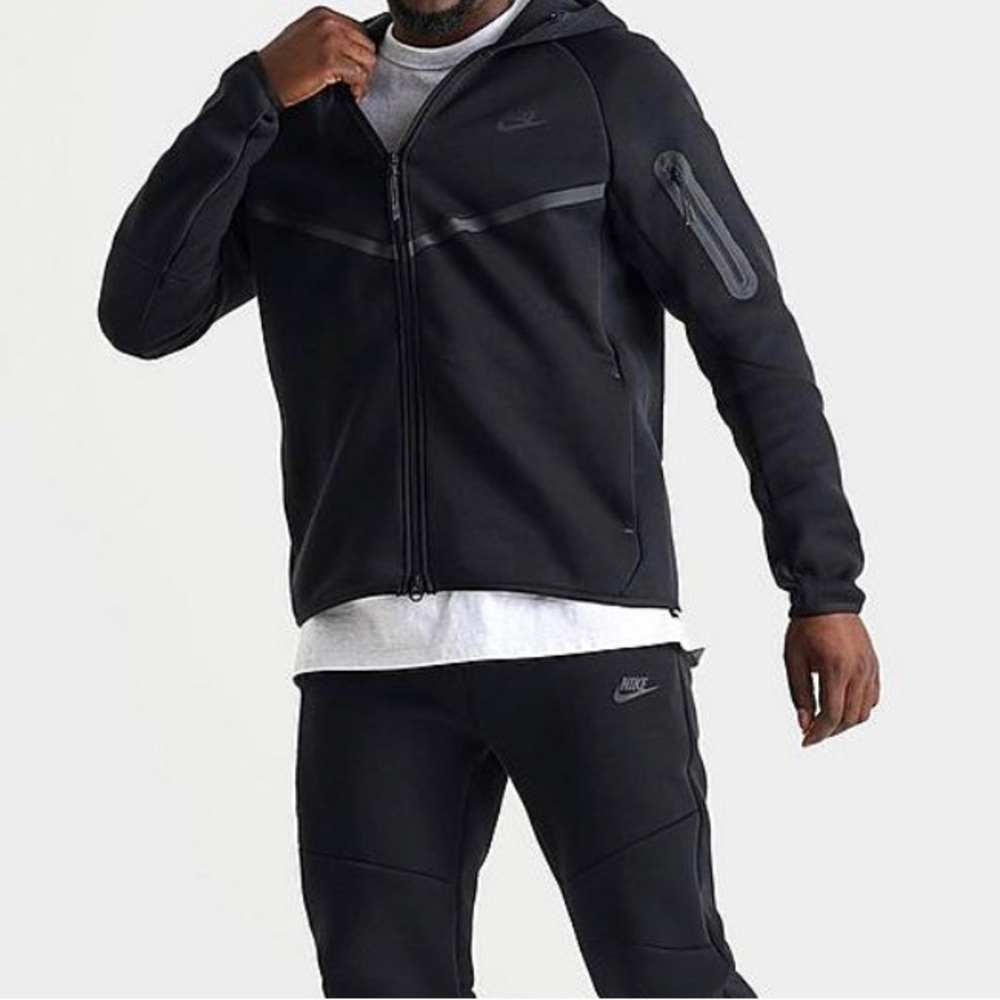 SOLD Nike Tech Full Zip Fleece Sweater In Black Men’s Size Small (S)